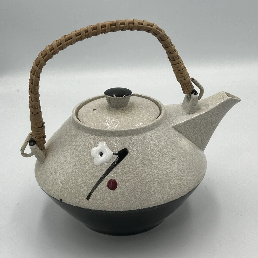 VTG Japanese‎ Teapot & 4 Cups Set Bamboo Handle Stoneware RED WHITE BLACK FLORAL